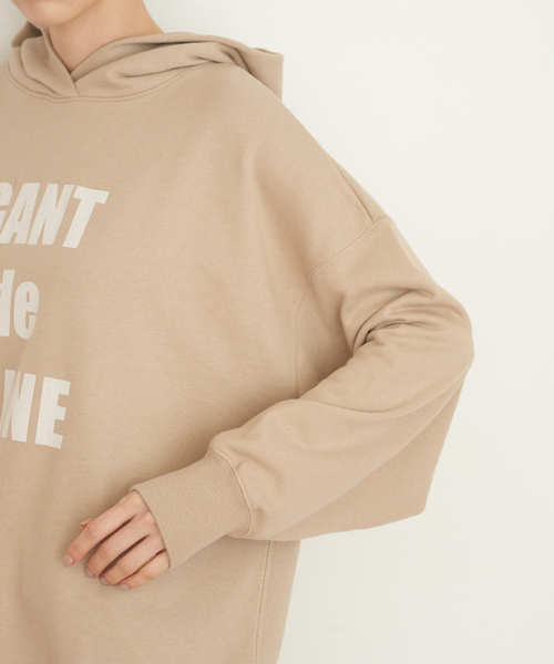 Rouge vif Anna（ルージュヴィフアンナ）の「ロゴフーディースウェット（スウェット・レディース・ベージュ/チャコールグレー・フリー）」の4枚目の写真