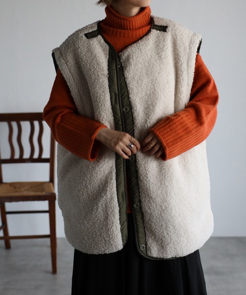 r.（アールドット）の「《4WAY》　タフタ×ボア キルティング ショートコート（ノーカラーコート・レディース・ベージュ/ブラック/アイボリー/カーキ・FREE）」の16枚目の写真