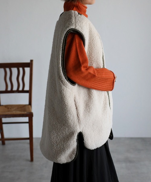 r.（アールドット）の「《4WAY》　タフタ×ボア キルティング ショートコート（ノーカラーコート・レディース・ベージュ/ブラック/アイボリー/カーキ・FREE）」の17枚目の写真