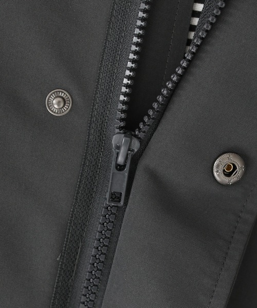 ASTRONOMY(アストロノミー)の「ビッグシルエットドロップショルダーショートモッズブルゾンM-65 タフタ/合成皮革/デニム(ブルゾン・メンズ・アイボリー/カーキ/チャコールグレー/ブラック/ブラウン/ブルー/ライトベージュ/ブラウン系その他/ホワイト系その他/カーキオリーブ/ブラック系その他/カーキブラウン/ブルー系/ブラック系・S/M/L/XL)」の15枚目の写真