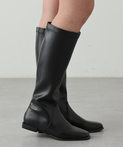 OUVRAGE CLASSE（ウヴラージュクラス）の「フラットソールロングブーツ（ブーツ・レディース・ブラック/ベージュ・MEDIUM/LARGE）」の2枚目の写真