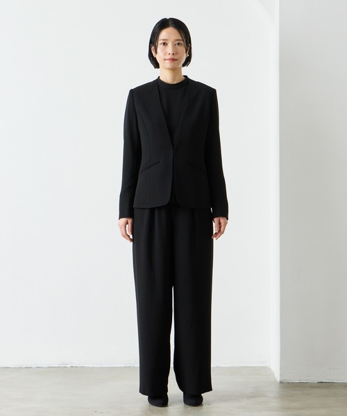 AIMER(エメ)の「【喪服・礼服・WEB限定】Vネックノーカラージャケット・プチハイネックブラウス・ワイドパンツ 3点セット ブラックフォーマルアンサンブル(スーツセット・レディース・ブラック・7号/9号/11号/13号/15号/17号)」の9枚目の写真
