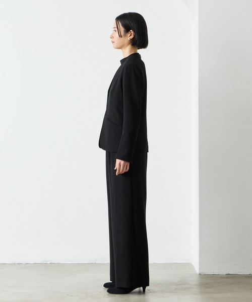 AIMER(エメ)の「【喪服・礼服・WEB限定】Vネックノーカラージャケット・プチハイネックブラウス・ワイドパンツ 3点セット ブラックフォーマルアンサンブル(スーツセット・レディース・ブラック・7号/9号/11号/13号/15号/17号)」の10枚目の写真