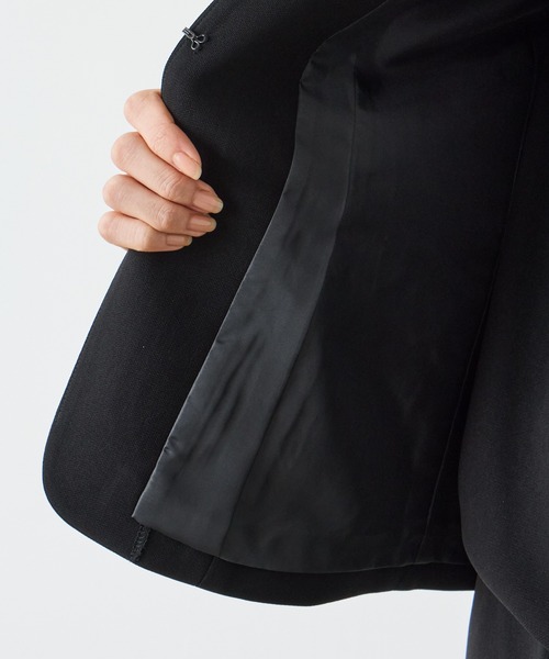 AIMER(エメ)の「【喪服・礼服・WEB限定】Vネックノーカラージャケット・プチハイネックブラウス・ワイドパンツ 3点セット ブラックフォーマルアンサンブル(スーツセット・レディース・ブラック・7号/9号/11号/13号/15号/17号)」の17枚目の写真