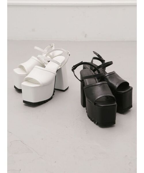 MURUA（ムルーア）の「プラットフォームサンダル（サンダル・レディース・ホワイト/ブラック・35/36/37）」の3枚目の写真