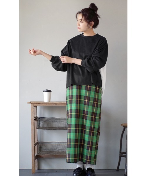 e-zakkamania stores(イーザッカマニアストアーズ)の「ポンチ バックプリーツ プルオーバー(Tシャツ/カットソー・レディース・グレイッシュベージュ/ブラック・M)」の5枚目の写真