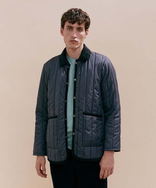 LAVENHAM（ラベンハム）の「VERTICAL QUILT DENHAM MENS / バーティカルキルト デンハム メンズ（その他アウター・メンズ・ベージュ系その他/ネイビー・S/M/L/XS）」の2枚目の写真