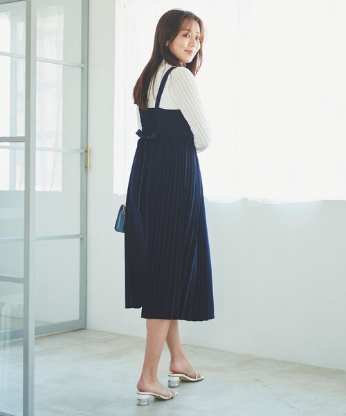 Feroux(フェルゥ)の「【洗える】プリーツコンビ ジャンパースカート(スカート・レディース・ベージュ系/スカイブルー系/ネイビー系・2/1)」の13枚目の写真