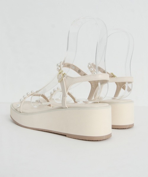 tocco closet（トッコ　クローゼット）の「パールストラップ付き厚底サンダル（サンダル・レディース・ブラック/アイボリー・L/S/M）」の7枚目の写真