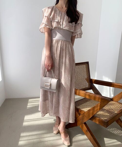 MAJESTIC LEGON(マジェスティックレゴン)の「上品ミニショルダーバッグ(ショルダーバッグ・レディース・グレイッシュベージュ/キャメル/ブラック・FREE)」の4枚目の写真