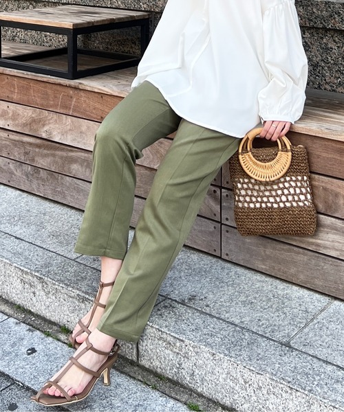 Chez toi(シェトワ)の「ウエストラメゴムイージーテーパードパンツ(その他パンツ・レディース・ベージュ/カーキ/ブラック・FREE)」の3枚目の写真