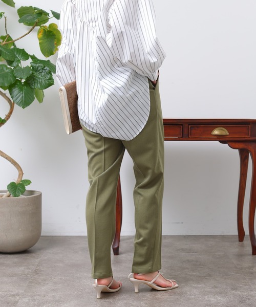 Chez toi(シェトワ)の「ウエストラメゴムイージーテーパードパンツ(その他パンツ・レディース・ベージュ/カーキ/ブラック・FREE)」の22枚目の写真