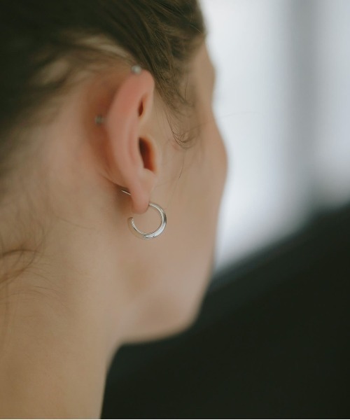 Ops.(オプス)の「フープピアス 金属アレルギー対応 ピアス シルバー925 ボリューム ピアスゴールド【CAPPIO カッピオ】(ピアス(両耳用)・レディース・シルバー/イエローゴールド/シルバー系その他/ゴールド系その他・ONE SIZE)」の19枚目の写真