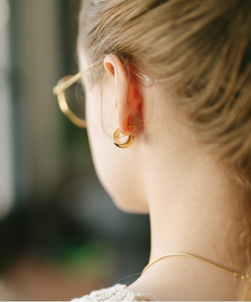 Ops.(オプス)の「フープピアス 金属アレルギー対応 ピアス シルバー925 ボリューム ピアスゴールド【CAPPIO カッピオ】(ピアス(両耳用)・レディース・シルバー/イエローゴールド/シルバー系その他/ゴールド系その他・ONE SIZE)」の17枚目の写真