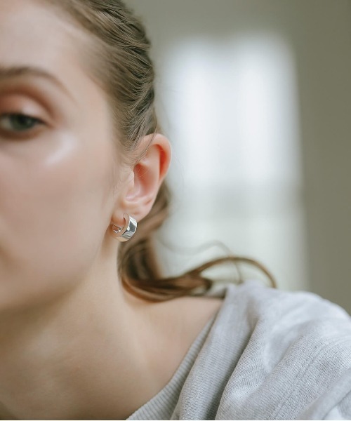 Ops.(オプス)の「フープピアス 金属アレルギー対応 ピアス シルバー925 ボリューム ピアスゴールド【CAPPIO カッピオ】(ピアス(両耳用)・レディース・シルバー/イエローゴールド/シルバー系その他/ゴールド系その他・ONE SIZE)」の15枚目の写真