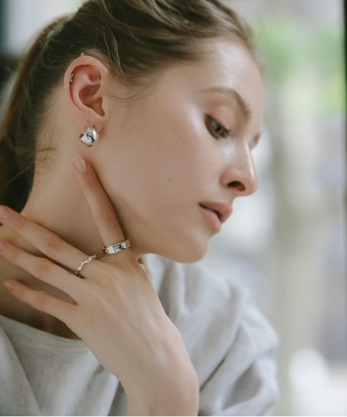 Ops.(オプス)の「フープピアス 金属アレルギー対応 ピアス シルバー925 ボリューム ピアスゴールド【CAPPIO カッピオ】(ピアス(両耳用)・レディース・シルバー/イエローゴールド/シルバー系その他/ゴールド系その他・ONE SIZE)」の21枚目の写真