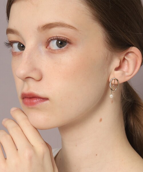 DRESSTERIOR（ドレステリア）の「淡水パールデザインピアス（ピアス（両耳用）・レディース・ゴールド・00）」の3枚目の写真