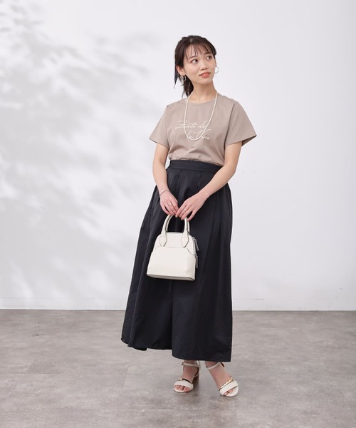 Chez toi(シェトワ)の「機能素材ラメロゴT(Tシャツ/カットソー・レディース・ブラック/グレイッシュベージュ/オフホワイト・FREE)」の10枚目の写真