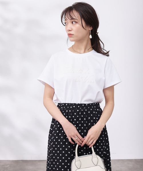 Chez toi(シェトワ)の「機能素材ラメロゴT(Tシャツ/カットソー・レディース・ブラック/グレイッシュベージュ/オフホワイト・FREE)」の13枚目の写真