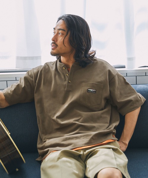 THE CRAFT CREW PRODUCTS(ザクラフトクループロダクツ)の「ヘビーウェイトファンクショナルファブリック ビッグシルエット ヘンリーネックポケット半袖Tシャツ / 抗菌・防臭【THE CRAFT CREW PRODUCTS】(Tシャツ/カットソー・メンズ・ネイビー/ホワイト/グリーン/ブラック/グレイッシュベージュ/ホワイト系/ダークネイビー/ブラウン/チャコール/パープル/アッシュグレー/ダークグリーン/ブルー/アッシュブラウン/オリーブ/グレイッシュブルー/ピンク・S/M/L/XS)」の7枚目の写真