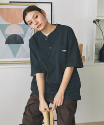 THE CRAFT CREW PRODUCTS（ザクラフトクループロダクツ）の「ヘビーウェイトファンクショナルファブリック ビッグシルエット ヘンリーネックポケット半袖Tシャツ   抗菌・防臭【THE CRAFT CREW PRODUCTS】（Tシャツ/カットソー）」