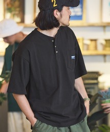 THE CRAFT CREW PRODUCTS（ザクラフトクループロダクツ）の「ヘビーウェイトファンクショナルファブリック ビッグシルエット ヘンリーネックポケット半袖Tシャツ   抗菌・防臭【THE CRAFT CREW PRODUCTS】（Tシャツ/カットソー）」
