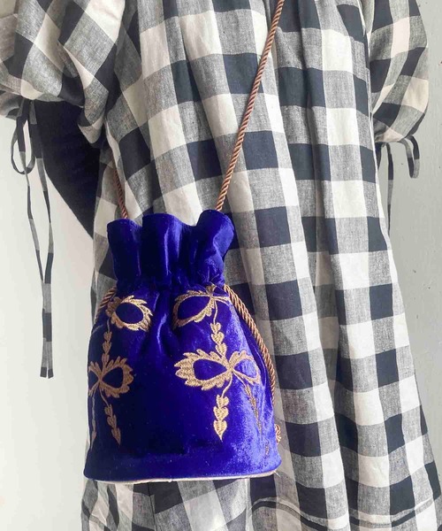 Casselini(キャセリーニ)の「Casselini(キャセリーニ)スカラップエンブロイダリー巾着(ハンドバッグ・レディース・ピンク/ブラック/アイボリー/ブルー/スモークピンク・FREE)」の10枚目の写真