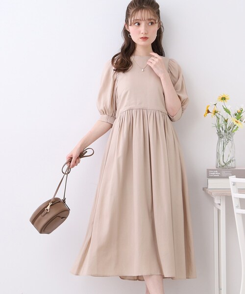 couture brooch（クチュールブローチ）の「◆【シンプルでも華やか見え。】カラーリネン混ワンピース（ワンピース・レディース・ベージュ/ブラック/レッド系1・38/40/42）」の3枚目の写真