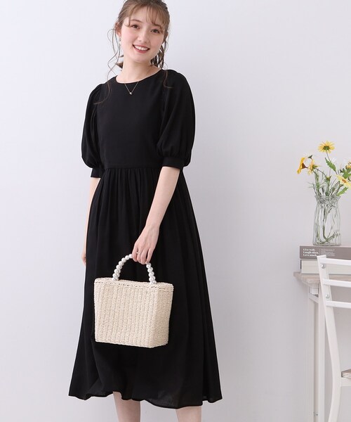 couture brooch（クチュールブローチ）の「◆【シンプルでも華やか見え。】カラーリネン混ワンピース（ワンピース・レディース・ベージュ/ブラック/レッド系1・38/40/42）」の2枚目の写真