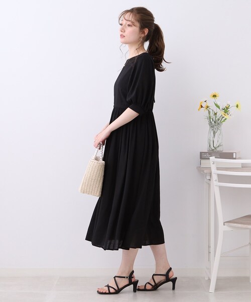 couture brooch（クチュールブローチ）の「◆【シンプルでも華やか見え。】カラーリネン混ワンピース（ワンピース・レディース・ベージュ/ブラック/レッド系1・38/40/42）」の6枚目の写真