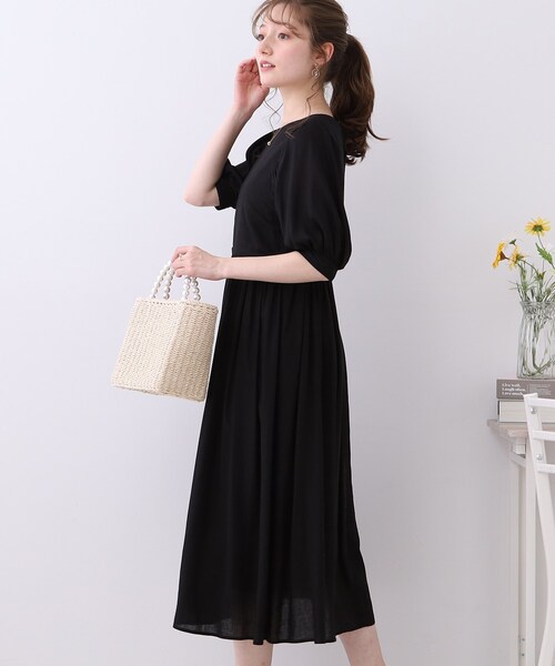 couture brooch（クチュールブローチ）の「◆【シンプルでも華やか見え。】カラーリネン混ワンピース（ワンピース・レディース・ベージュ/ブラック/レッド系1・38/40/42）」の9枚目の写真