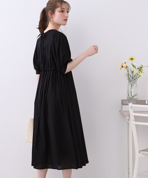 couture brooch（クチュールブローチ）の「◆【シンプルでも華やか見え。】カラーリネン混ワンピース（ワンピース・レディース・ベージュ/ブラック/レッド系1・38/40/42）」の10枚目の写真