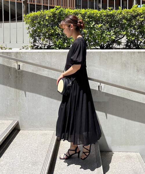 couture brooch（クチュールブローチ）の「◆【シンプルでも華やか見え。】カラーリネン混ワンピース（ワンピース・レディース・ベージュ/ブラック/レッド系1・38/40/42）」の12枚目の写真