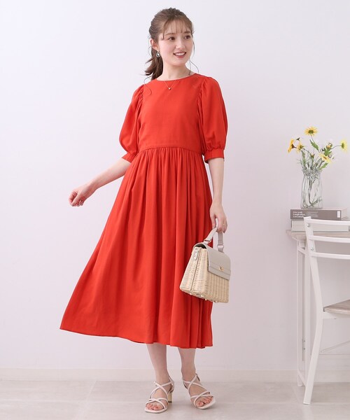 couture brooch（クチュールブローチ）の「◆【シンプルでも華やか見え。】カラーリネン混ワンピース（ワンピース・レディース・ベージュ/ブラック/レッド系1・38/40/42）」の14枚目の写真