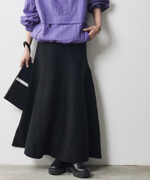 CHIC STYLE(シックスタイル)の「<大きいサイズ>ニットフレアロングスカート シックスタイル(スカート・レディース・ブラウン/ブラック・3L/5L/4L/L/LL)」の2枚目の写真