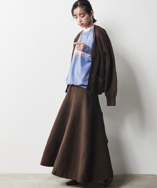CHIC STYLE(シックスタイル)の「<大きいサイズ>ニットフレアロングスカート シックスタイル(スカート・レディース・ブラウン/ブラック・3L/5L/4L/L/LL)」の5枚目の写真