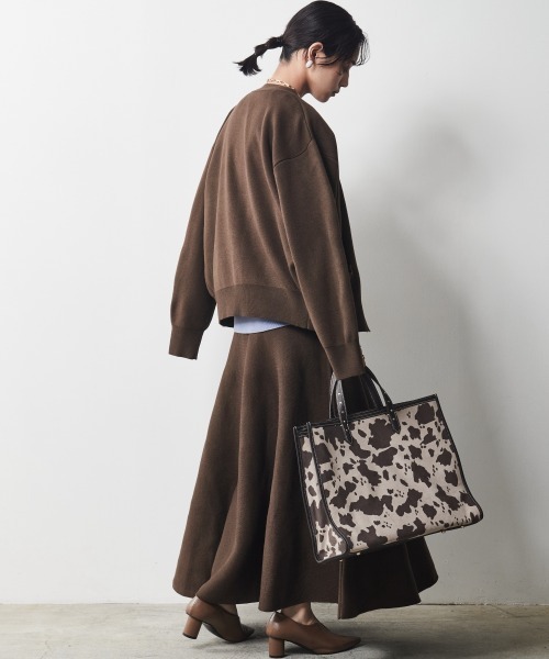 CHIC STYLE(シックスタイル)の「<大きいサイズ>ニットフレアロングスカート シックスタイル(スカート・レディース・ブラウン/ブラック・3L/5L/4L/L/LL)」の16枚目の写真