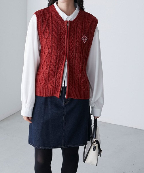 BONLECILL（ボンルシール）の「ダブルジップ エンブレム刺繍ワッペンニットベスト（ベスト・レディース・ブラウン/チャコールグレー/レッド/アイボリー・FREE）」の12枚目の写真