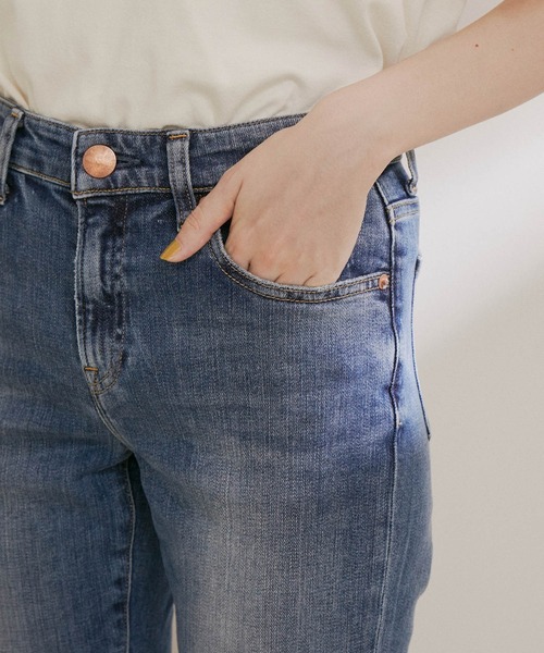 SALON adam et rope'（サロン アダム エ ロペ）の「【RED CARD TOKYO（レッドカードトーキョー）】Marmalade Midrise（デニムパンツ・レディース・ブルー系その他4・21/22/23/24）」の9枚目の写真