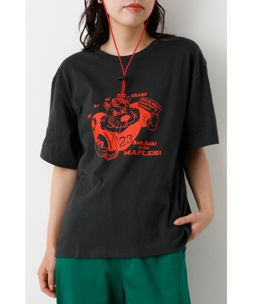 RODEO CROWNS WIDE BOWL(ロデオクラウンズワイドボウル)の「Go Maples Tシャツ(Tシャツ/カットソー・レディース・オフホワイト/チャコールグレー/マスタード・FREE)」の3枚目の写真