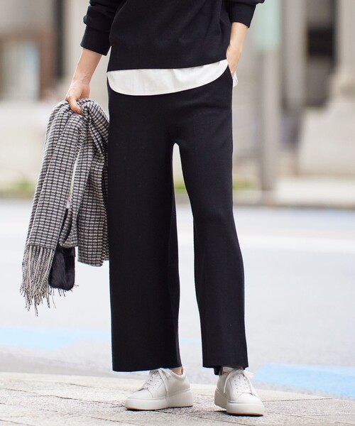 自由区（ジユウク）の「【セットアップ対応・洗える】レーヨンストレッチニットワイド パンツ（その他パンツ・レディース・ブラック系/ダークグリーン系・40/38）」の2枚目の写真