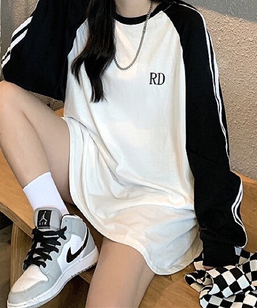 SHEENA(シーナ)の「袖ライン配色ラグランルーズロンT(Tシャツ/カットソー・レディース・チャコールグレー/ホワイト・M)」の1枚目の写真