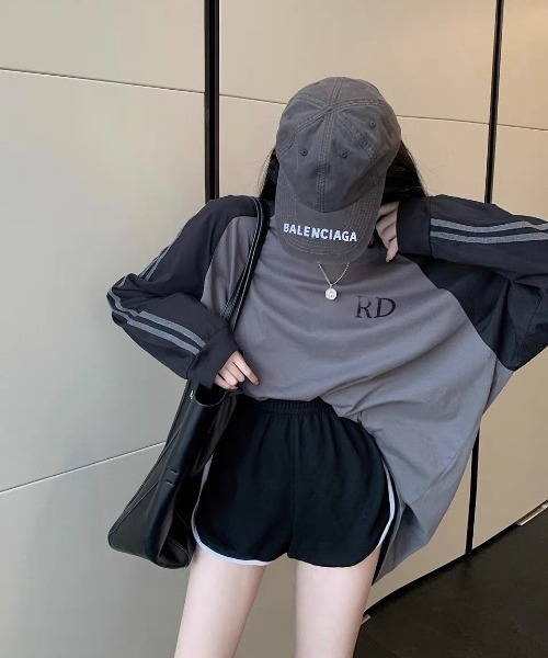 SHEENA(シーナ)の「袖ライン配色ラグランルーズロンT(Tシャツ/カットソー・レディース・チャコールグレー/ホワイト・M)」の8枚目の写真