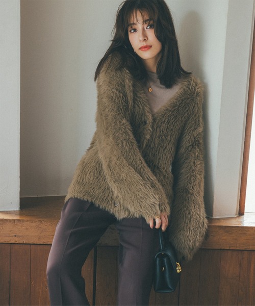 KOBE LETTUCE(コウベレタス)の「シャギーニットVネックロングカーディガン(カーディガン/ボレロ・レディース・グレー系/モカ/オフホワイト/ピンク・M)」の6枚目の写真