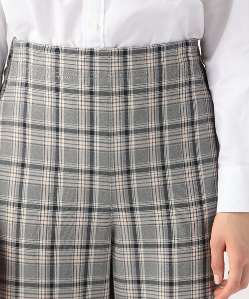 MACPHEE(マカフィー)の「ウォッシャブルフランネル ワイドクロップドパンツ(その他パンツ・レディース・ネイビー/ライトベージュ/ライトグリーン・34/36/32)」の11枚目の写真