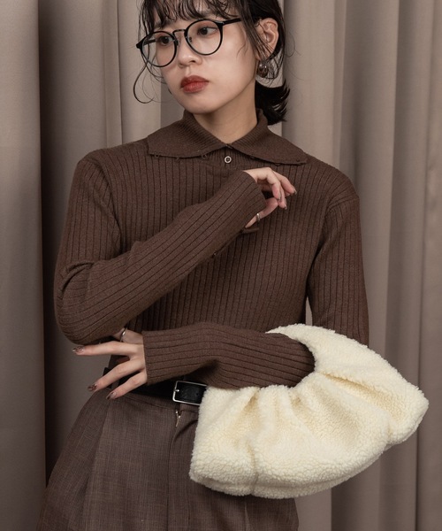Amiur（エミレ）の「boa double tuck bag / ボアダブルタックバッグ（ハンドバッグ・レディース・ブラック/ブラウン/アイボリー・FREE）」の6枚目の写真