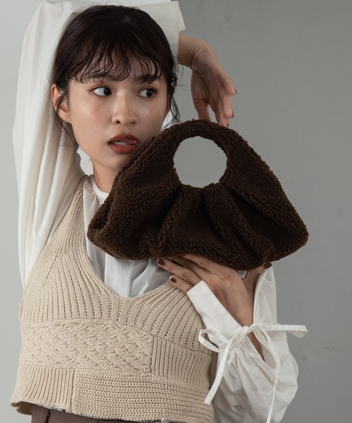 Amiur（エミレ）の「boa double tuck bag / ボアダブルタックバッグ（ハンドバッグ・レディース・ブラック/ブラウン/アイボリー・FREE）」の8枚目の写真