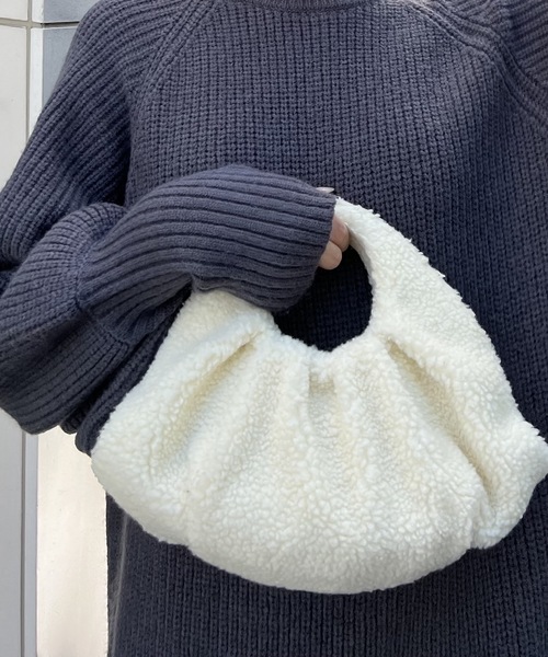 Amiur（エミレ）の「boa double tuck bag / ボアダブルタックバッグ（ハンドバッグ・レディース・ブラック/ブラウン/アイボリー・FREE）」の16枚目の写真