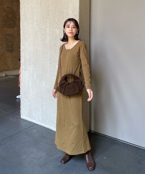 Amiur（エミレ）の「boa double tuck bag / ボアダブルタックバッグ（ハンドバッグ・レディース・ブラック/ブラウン/アイボリー・FREE）」の21枚目の写真