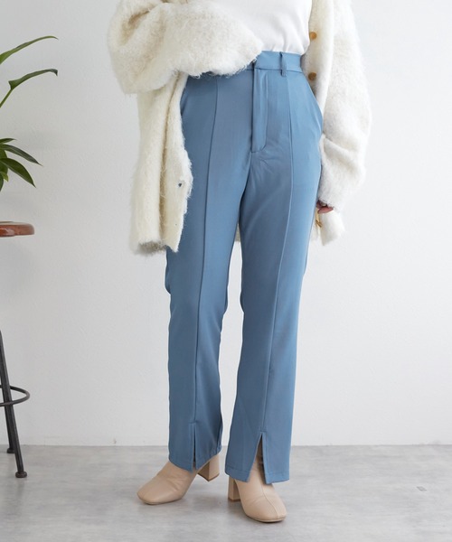 w closet（ダブルクローゼット）の「【ZOZO限定】セミフレアスリットパンツ（スラックス・レディース・オレンジ/ブルー/ベージュ/ブラック/グレー・M/S）」の4枚目の写真